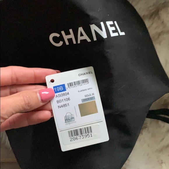 Gorgeous Chanel classic bag. Gold hardware RARE 🤎 - Picture 8 of 10